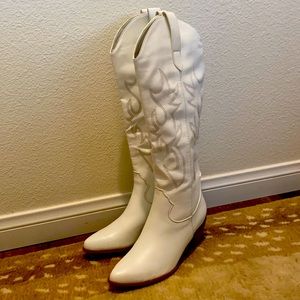 Billini Urson Boot - White
